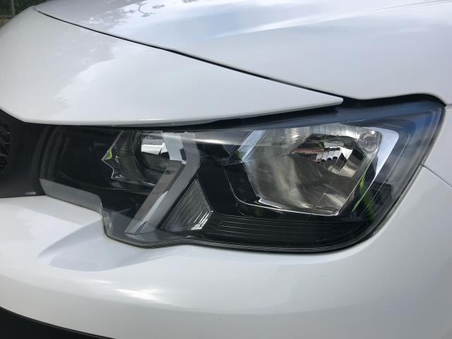 2020 Peugeot Partner 1000 1.5 Bluehdi 100 Professional Van (NU70GBF) Image 14