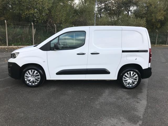2020 Peugeot Partner 1000 1.5 Bluehdi 100 Professional Van (NU70GBF) Image 4