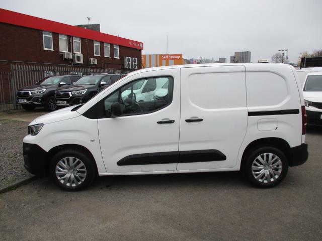 2020 Peugeot Partner 1000 1.5 Bluehdi 100 Professional Van (NU70GNN) Image 9