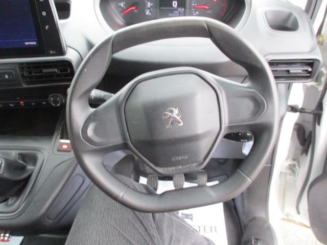 2020 Peugeot Partner 1000 1.5 Bluehdi 100 Professional Van (NU70GNN) Image 17