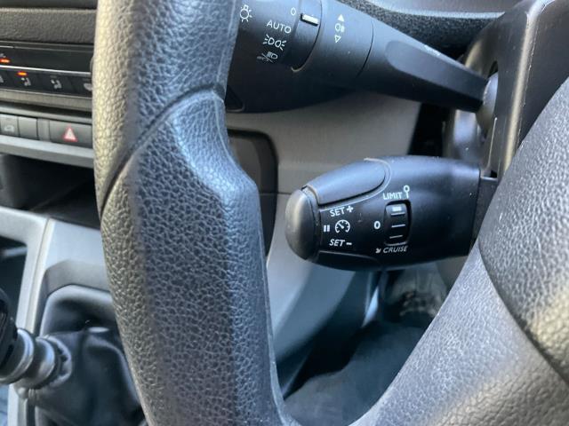 2020 Peugeot Expert 1400 2.0 Bluehdi 120 Professional Van (NU70GZH) Image 30