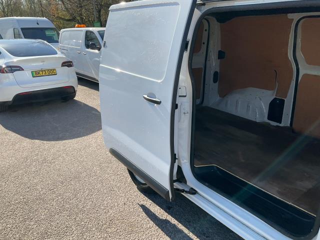 2020 Peugeot Expert 1400 2.0 Bluehdi 120 Professional Van (NU70GZH) Image 16