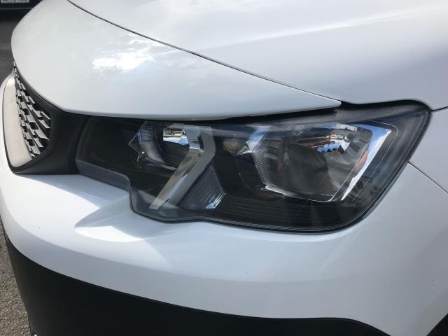 2020 Peugeot Partner 1000 1.5 Bluehdi 100 Professional Van (NU70HYJ) Image 12