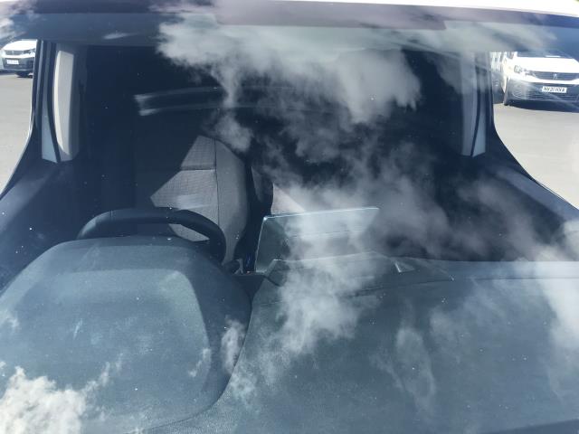 2020 Peugeot Partner 1000 1.5 Bluehdi 100 Professional Van (NU70HYJ) Image 30