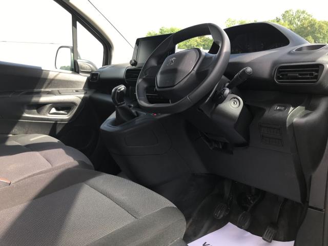 2020 Peugeot Partner 1000 1.5 Bluehdi 100 Professional Van (NU70HYJ) Image 15