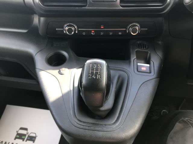 2020 Peugeot Partner 1000 1.5 Bluehdi 100 Professional Van (NU70HYJ) Image 20