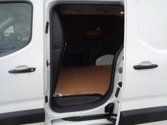 2020 Peugeot Partner 1000 1.5 Bluehdi 100 Professional Van (NU70HZG) Image 14