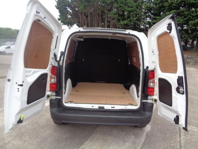 2020 Peugeot Partner 1000 1.5 Bluehdi 100 Professional Van (NU70HZG) Image 15