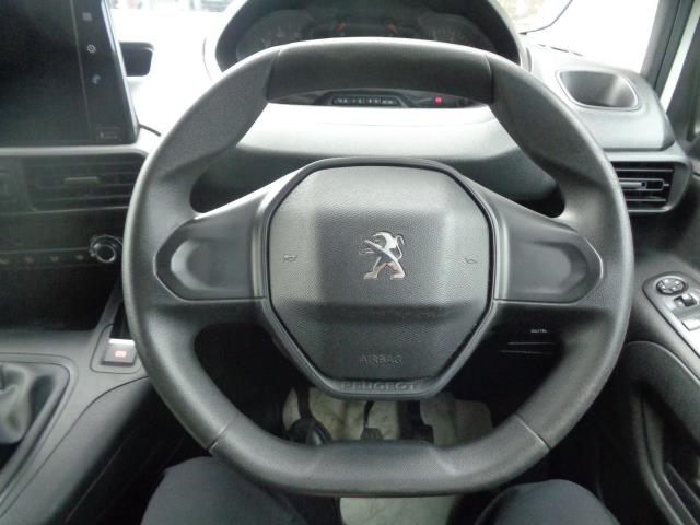 2020 Peugeot Partner 1000 1.5 Bluehdi 100 Professional Van (NU70HZG) Image 20