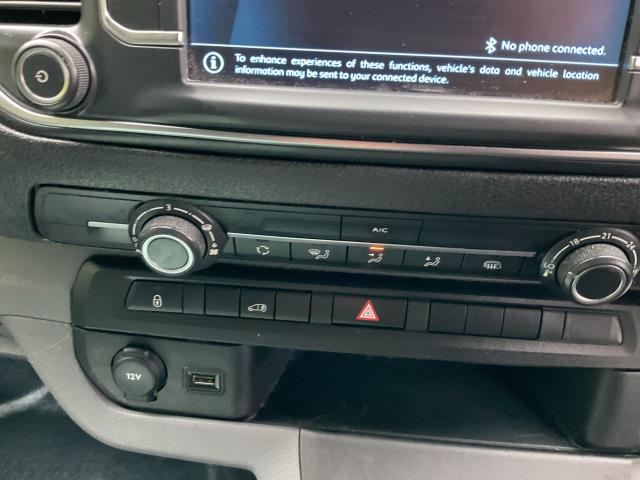 2020 Peugeot Expert 1200 1.5 Bluehdi 100 Professional Van (NU70HZR) Image 26
