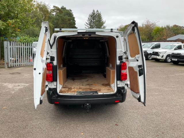 2020 Peugeot Expert 1200 1.5 Bluehdi 100 Professional Van (NU70HZR) Image 12