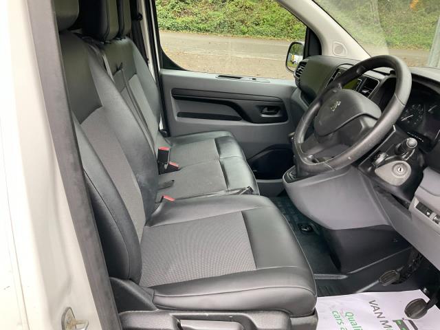 2020 Peugeot Expert 1200 1.5 Bluehdi 100 Professional Van (NU70HZR) Image 18