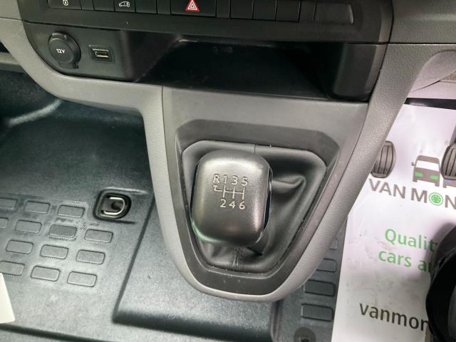 2020 Peugeot Expert 1200 1.5 Bluehdi 100 Professional Van (NU70HZR) Image 30