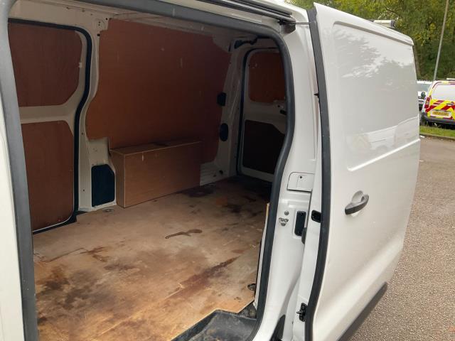 2020 Peugeot Expert 1200 1.5 Bluehdi 100 Professional Van (NU70HZR) Image 8