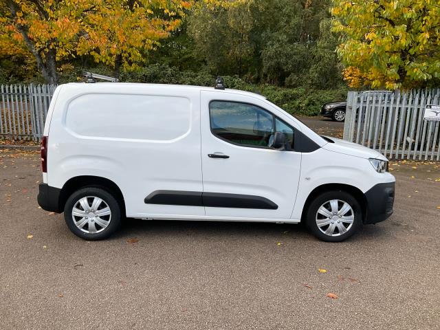2020 Peugeot Partner 1000 1.5 Bluehdi 100 Professional Van (NU70LGC) Image 15