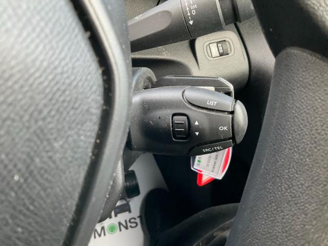 2020 Peugeot Partner 1000 1.5 Bluehdi 100 Professional Van (NU70LGC) Image 28