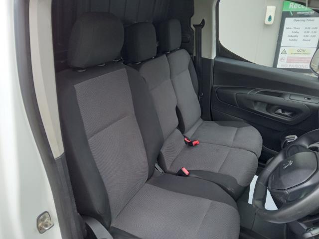 2020 Peugeot Partner 1000 1.5 Bluehdi 100 Professional Van (NU70LHA) Image 22