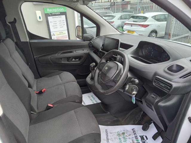 2020 Peugeot Partner 1000 1.5 Bluehdi 100 Professional Van (NU70LHA) Image 21