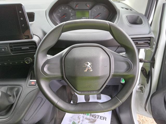 2020 Peugeot Partner 1000 1.5 Bluehdi 100 Professional Van (NU70LHA) Image 23