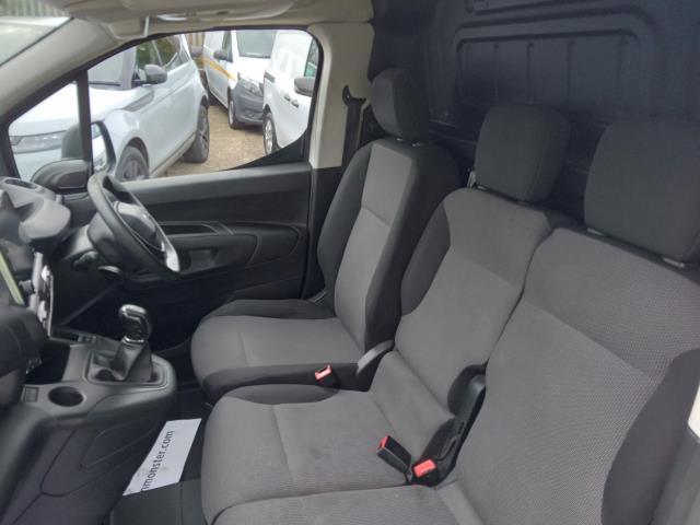 2020 Peugeot Partner 1000 1.5 Bluehdi 100 Professional Van (NU70LHA) Image 17