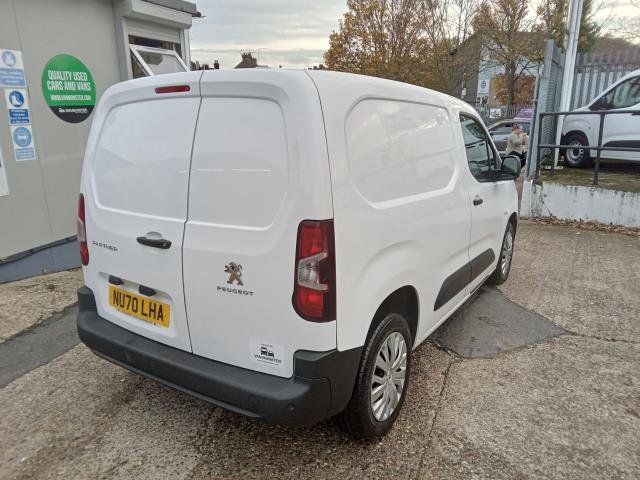 2020 Peugeot Partner 1000 1.5 Bluehdi 100 Professional Van (NU70LHA) Image 12