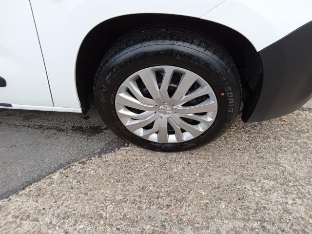 2020 Peugeot Partner 1000 1.5 Bluehdi 100 Professional Van (NU70LHA) Image 31