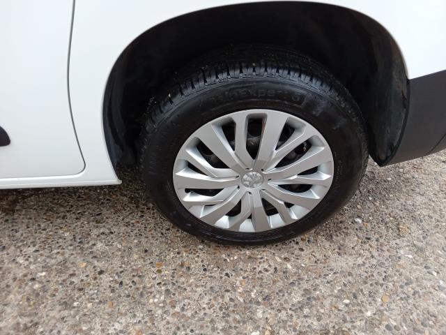 2020 Peugeot Partner 1000 1.5 Bluehdi 100 Professional Van (NU70LHA) Image 30