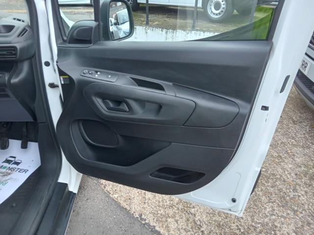 2020 Peugeot Partner 1000 1.5 Bluehdi 100 Professional Van (NU70LHA) Image 28
