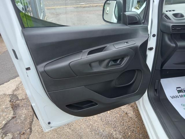 2020 Peugeot Partner 1000 1.5 Bluehdi 100 Professional Van (NU70LHA) Image 19