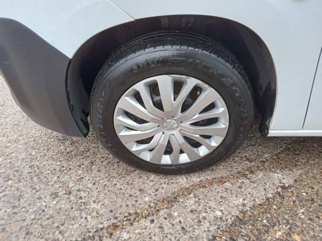 2020 Peugeot Partner 1000 1.5 Bluehdi 100 Professional Van (NU70LHA) Image 32