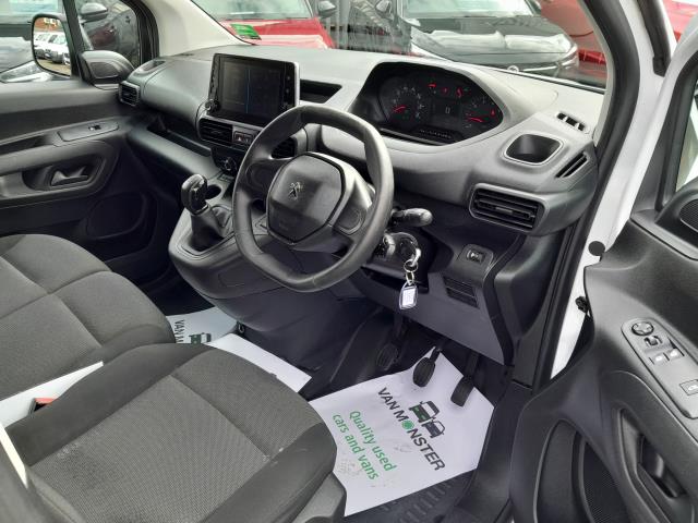 2020 Peugeot Partner 1000 1.5 Bluehdi 100 Professional Van (NU70NMY) Image 16