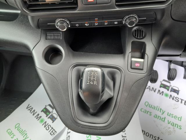 2020 Peugeot Partner 1000 1.5 Bluehdi 100 Professional Van (NU70NMY) Image 21