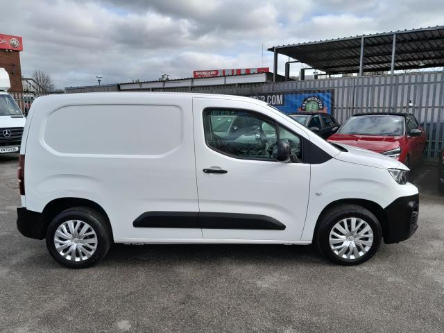 2020 Peugeot Partner 1000 1.5 Bluehdi 100 Professional Van (NU70NMY) Image 14