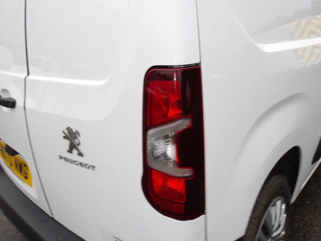 2020 Peugeot Partner 1000 1.5 Bluehdi 100 Professional Van (NU70NWD) Image 13