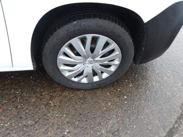 2020 Peugeot Partner 1000 1.5 Bluehdi 100 Professional Van (NU70NWD) Image 10