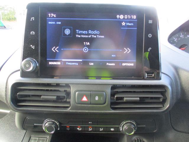 2020 Peugeot Partner STANDARD 1000 1.5 BLUE HDI 100PS PROFESSIONAL (NU70RZO) Image 19