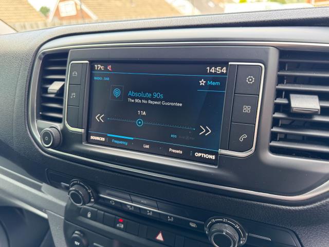2020 Peugeot Expert 1400 2.0 Bluehdi 120 Professional Van (NU70USZ) Image 25