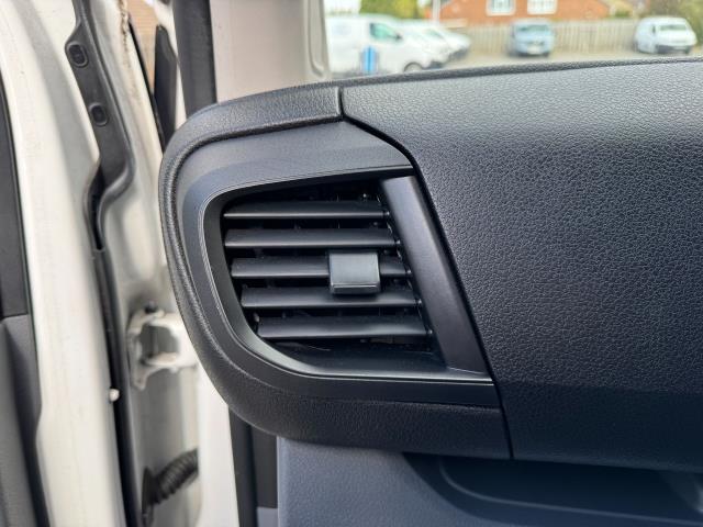 2020 Peugeot Expert 1400 2.0 Bluehdi 120 Professional Van (NU70USZ) Image 41