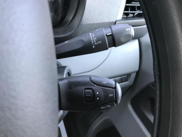 2020 Peugeot Expert 1000 1.5 Bluehdi 100 Professional Van (NU70VKK) Image 28
