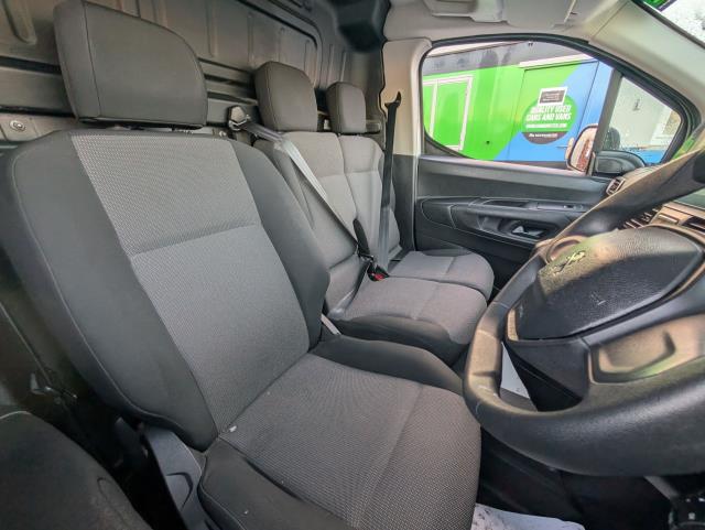 2020 Peugeot Partner 1000 1.5 Bluehdi 100 Professional Van (NU70VRD) Image 16