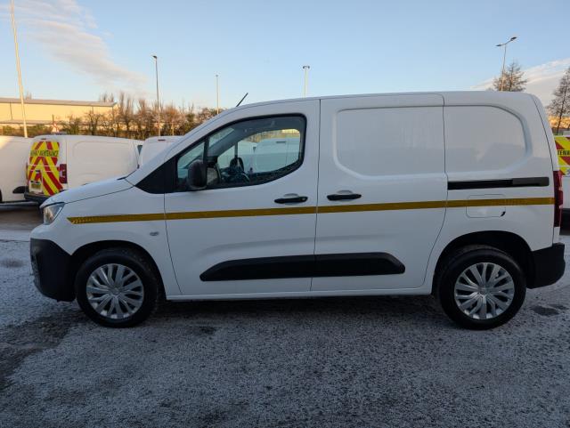 2020 Peugeot Partner 1000 1.5 Bluehdi 100 Professional Van (NU70VRD) Image 5