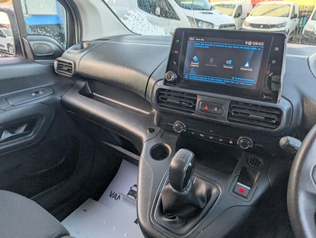 2020 Peugeot Partner 1000 1.5 Bluehdi 100 Professional Van (NU70VRD) Image 29