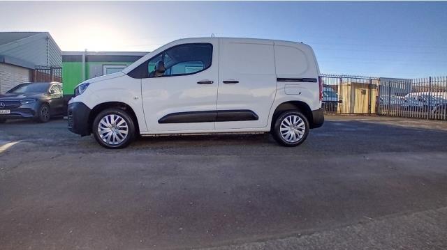 2020 Peugeot Partner 1000 1.5 Bluehdi 100 Professional Van (NU70VRF) Image 5