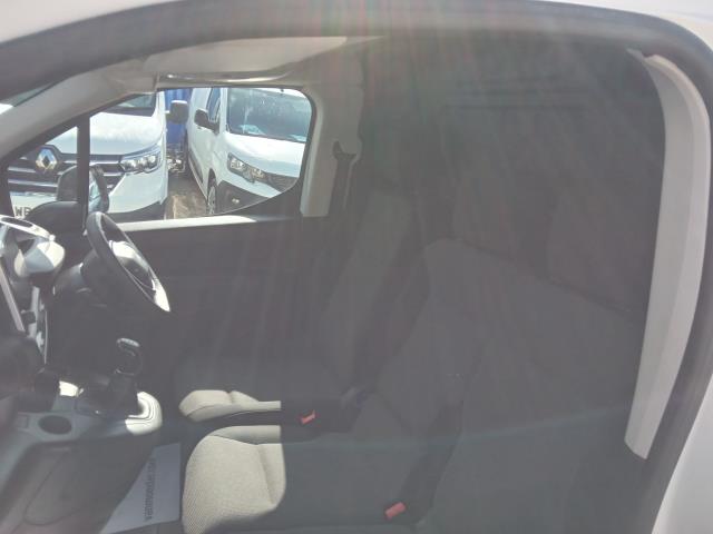 2020 Peugeot Partner 1000 1.5 Bluehdi 100 Professional Van (NU70VRL) Image 15