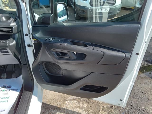 2020 Peugeot Partner 1000 1.5 Bluehdi 100 Professional Van (NU70VRL) Image 24