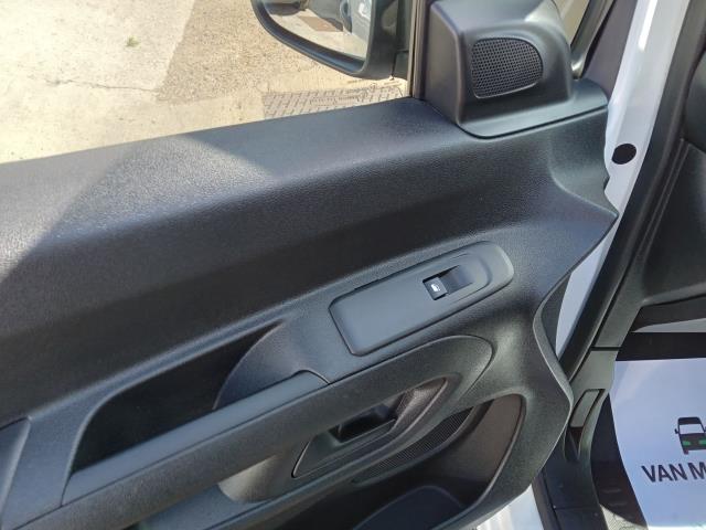 2020 Peugeot Partner 1000 1.5 Bluehdi 100 Professional Van (NU70VRL) Image 16