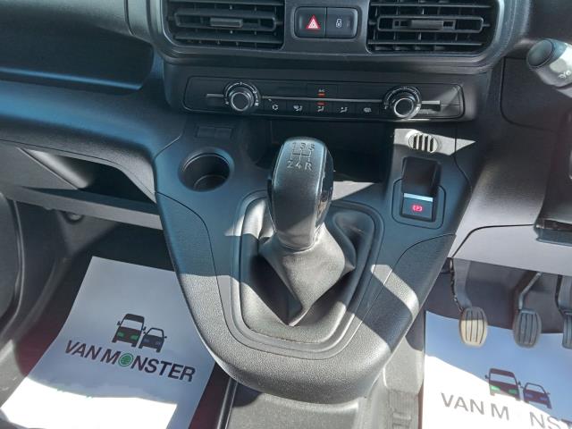 2020 Peugeot Partner 1000 1.5 Bluehdi 100 Professional Van (NU70VRL) Image 28