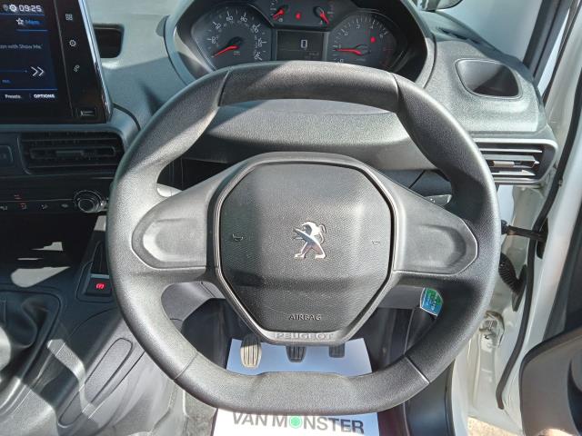 2020 Peugeot Partner 1000 1.5 Bluehdi 100 Professional Van (NU70VRL) Image 25