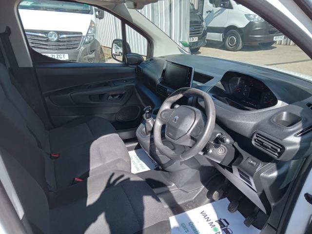 2020 Peugeot Partner 1000 1.5 Bluehdi 100 Professional Van (NU70VRL) Image 21