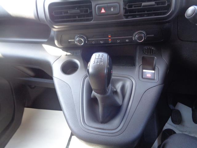 2020 Peugeot Partner 950 1.5 Bluehdi 100 Professional Van (NU70VTK) Image 27